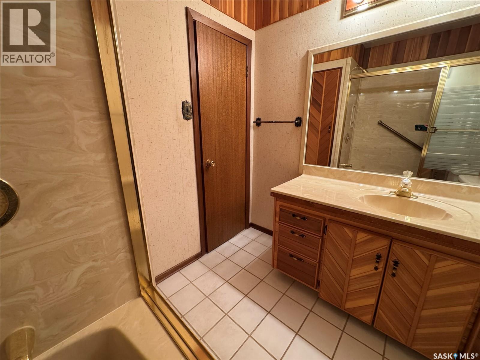 503 7th Avenue W, Biggar, Saskatchewan  S0K 0M0 - Photo 24 - SK028029