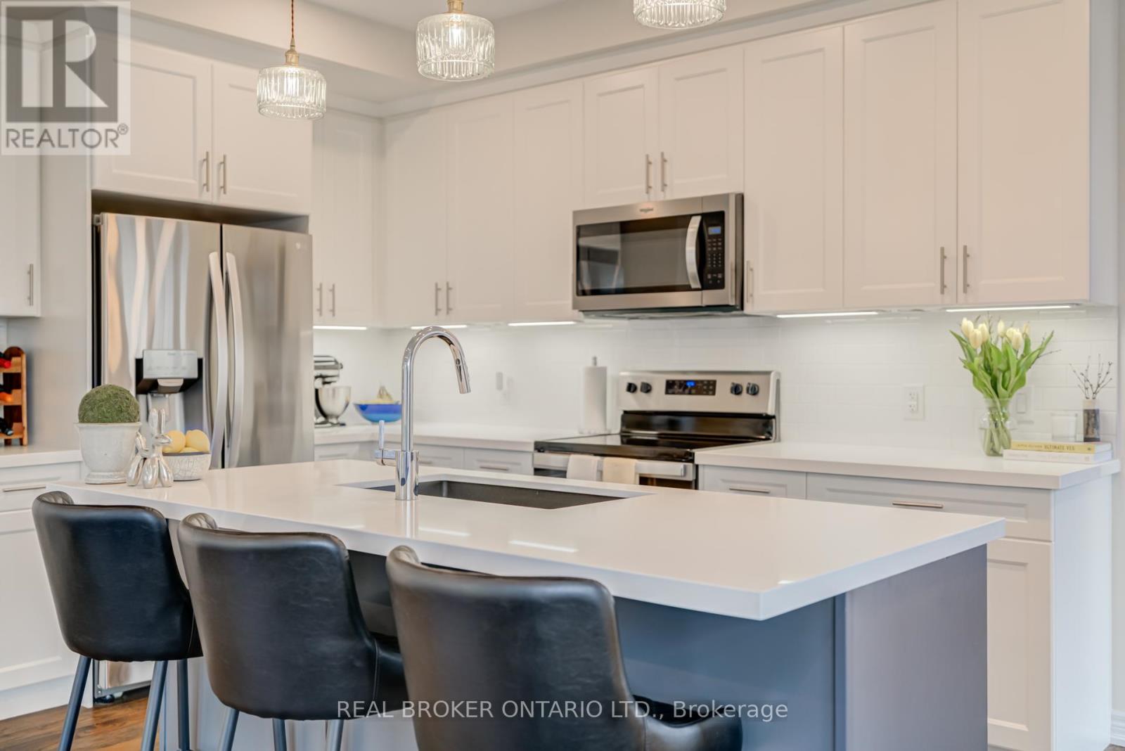 12 Icemaker Way, Whitby, Ontario  L1P 0L5 - Photo 11 - E13099980