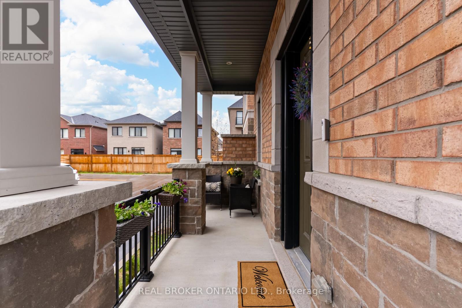 12 Icemaker Way, Whitby, Ontario  L1P 0L5 - Photo 3 - E13099980