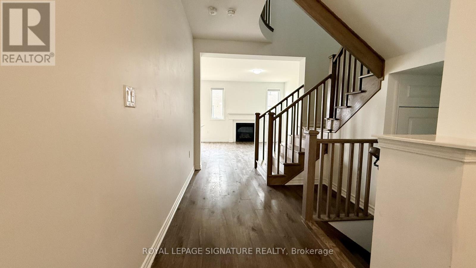 1704 Dance Court, Milton, Ontario  L9E 2A3 - Photo 7 - W12969612