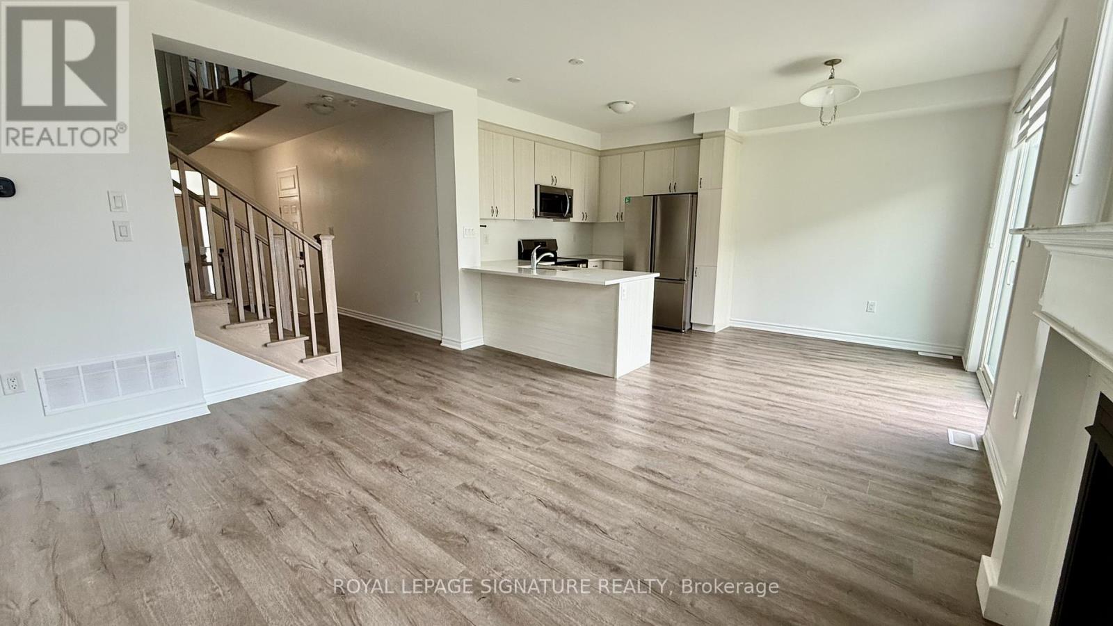 1704 Dance Court, Milton, Ontario  L9E 2A3 - Photo 11 - W12969612