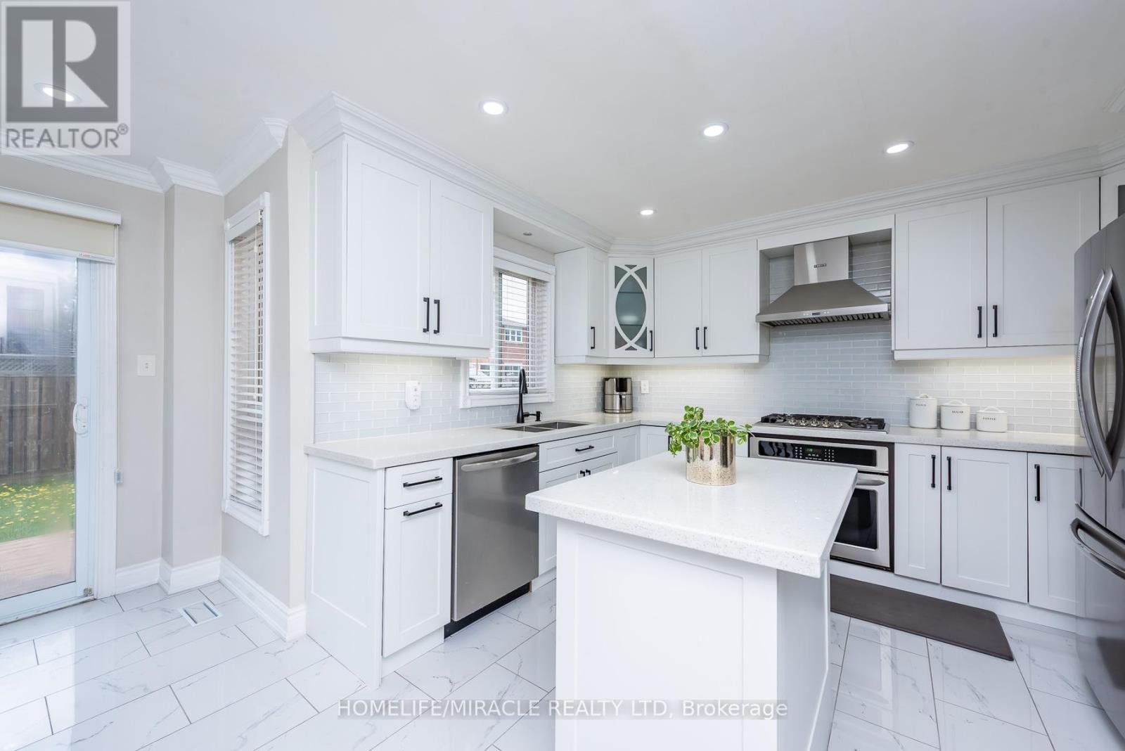 5457 Heritage Hills Boulevard, Mississauga, Ontario  L5R 2H4 - Photo 18 - W13092752