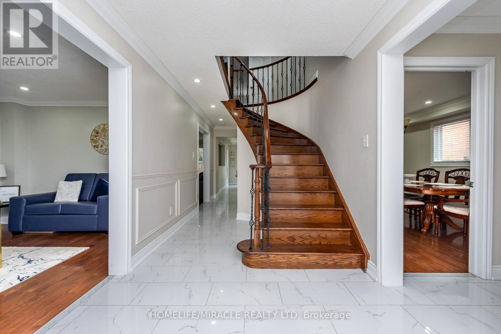 5457 Heritage Hills Boulevard, Mississauga, Ontario  L5R 2H4 - Photo 6 - W13092752
