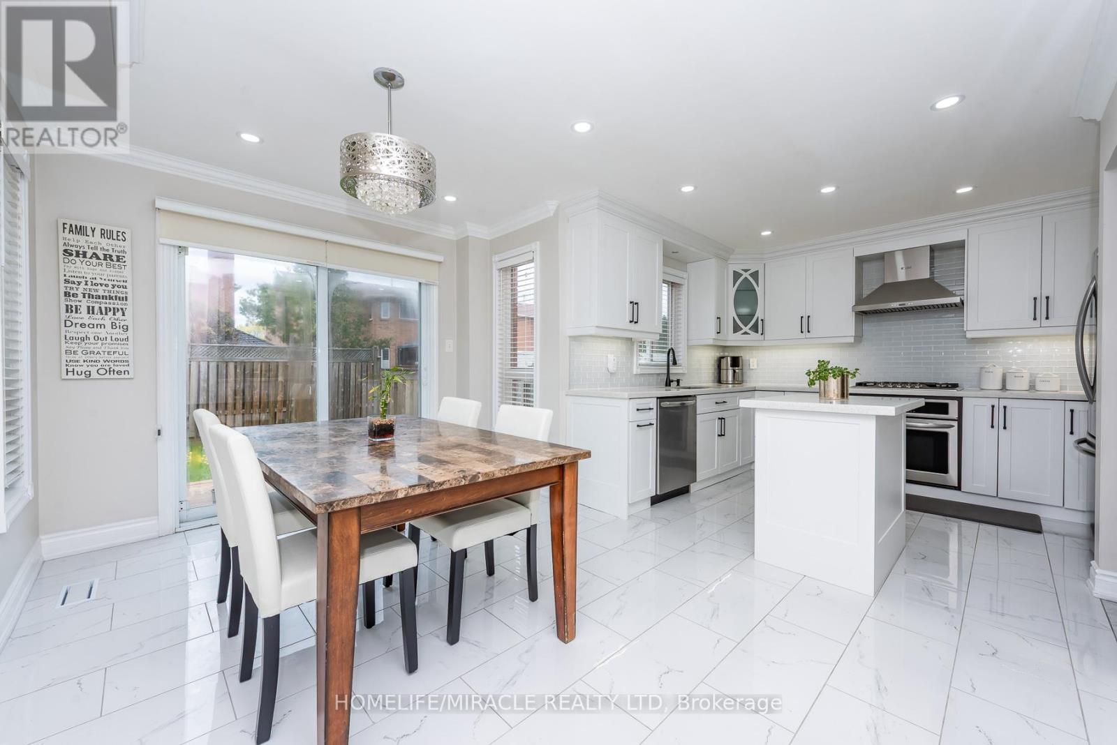 5457 Heritage Hills Boulevard, Mississauga, Ontario  L5R 2H4 - Photo 14 - W13092752