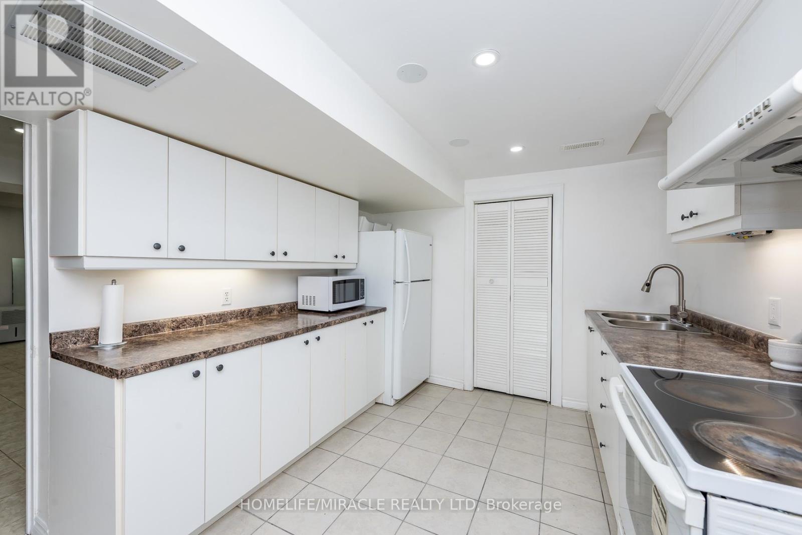5457 Heritage Hills Boulevard, Mississauga, Ontario  L5R 2H4 - Photo 39 - W13092752