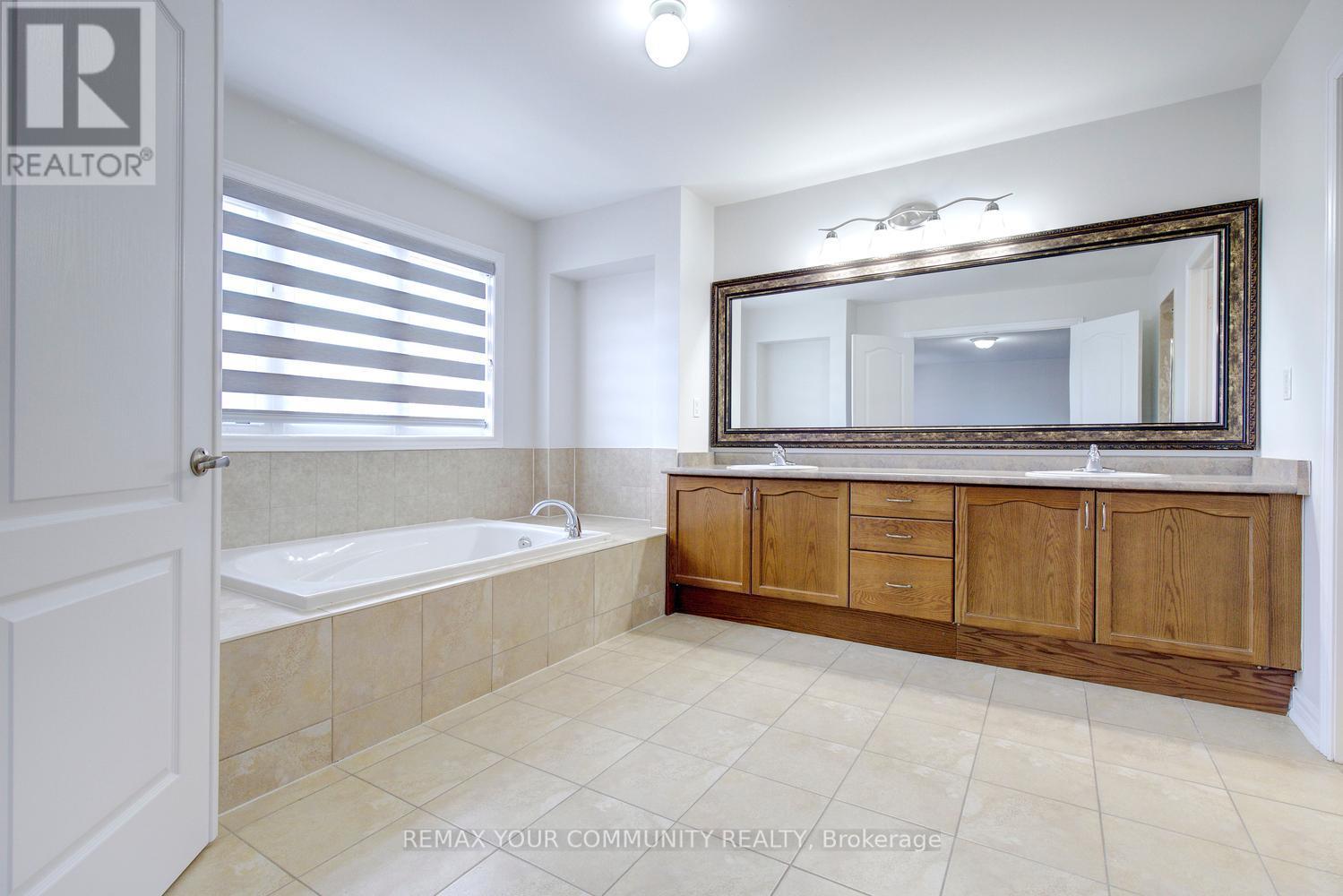 112 Golden Forest Road, Vaughan, Ontario  L6A 0S6 - Photo 33 - N13099954