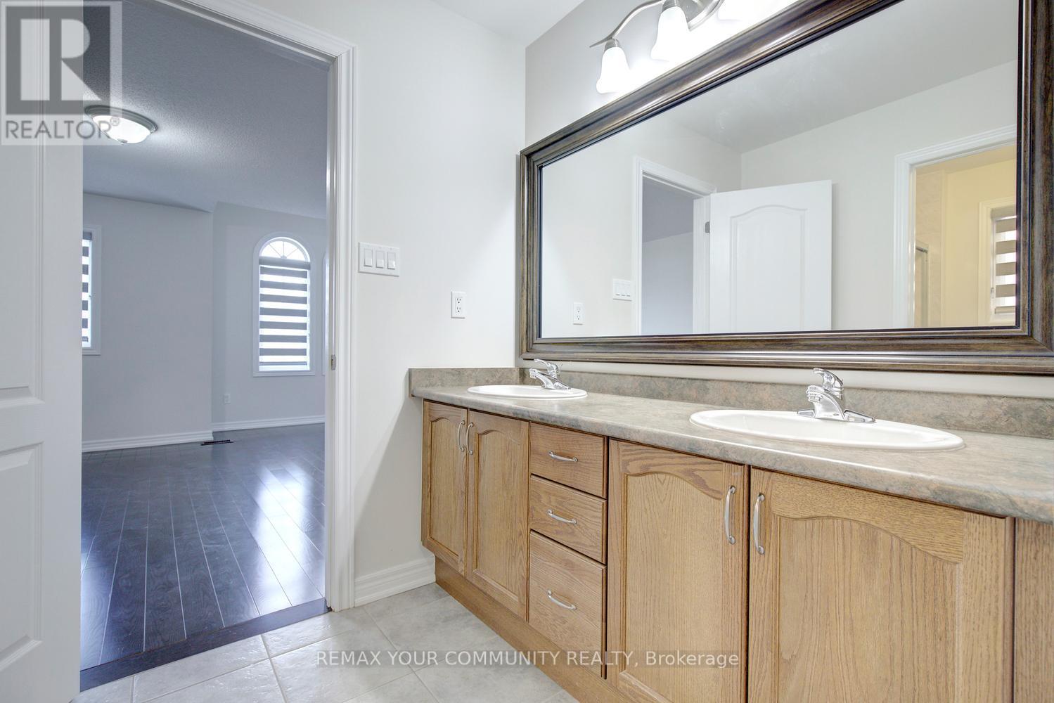 112 Golden Forest Road, Vaughan, Ontario  L6A 0S6 - Photo 39 - N13099954
