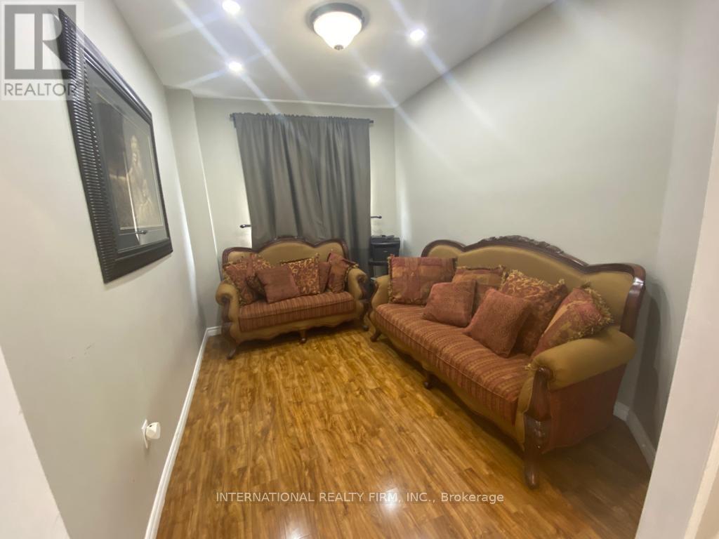 8 Cheltenham Road, Barrie (Georgian Drive), Ontario  L4M 6T2 - Photo 9 - S13099994