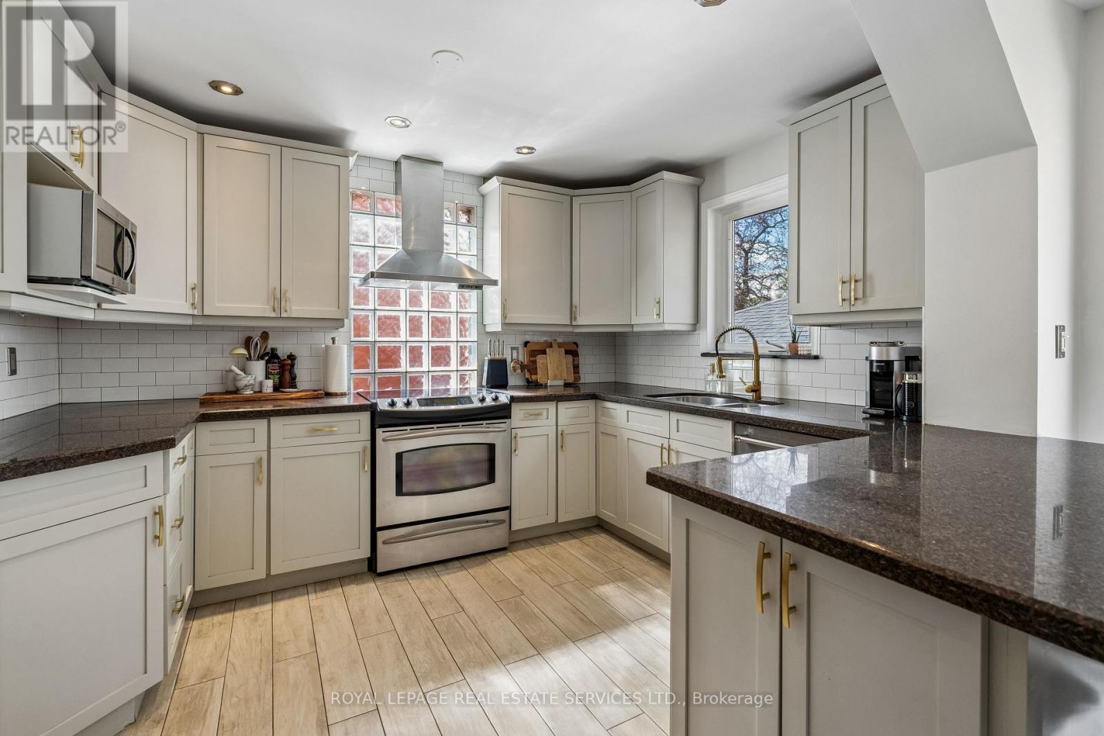 196 Berry Road, Toronto, Ontario  M8Y 1W8 - Photo 10 - W13099952