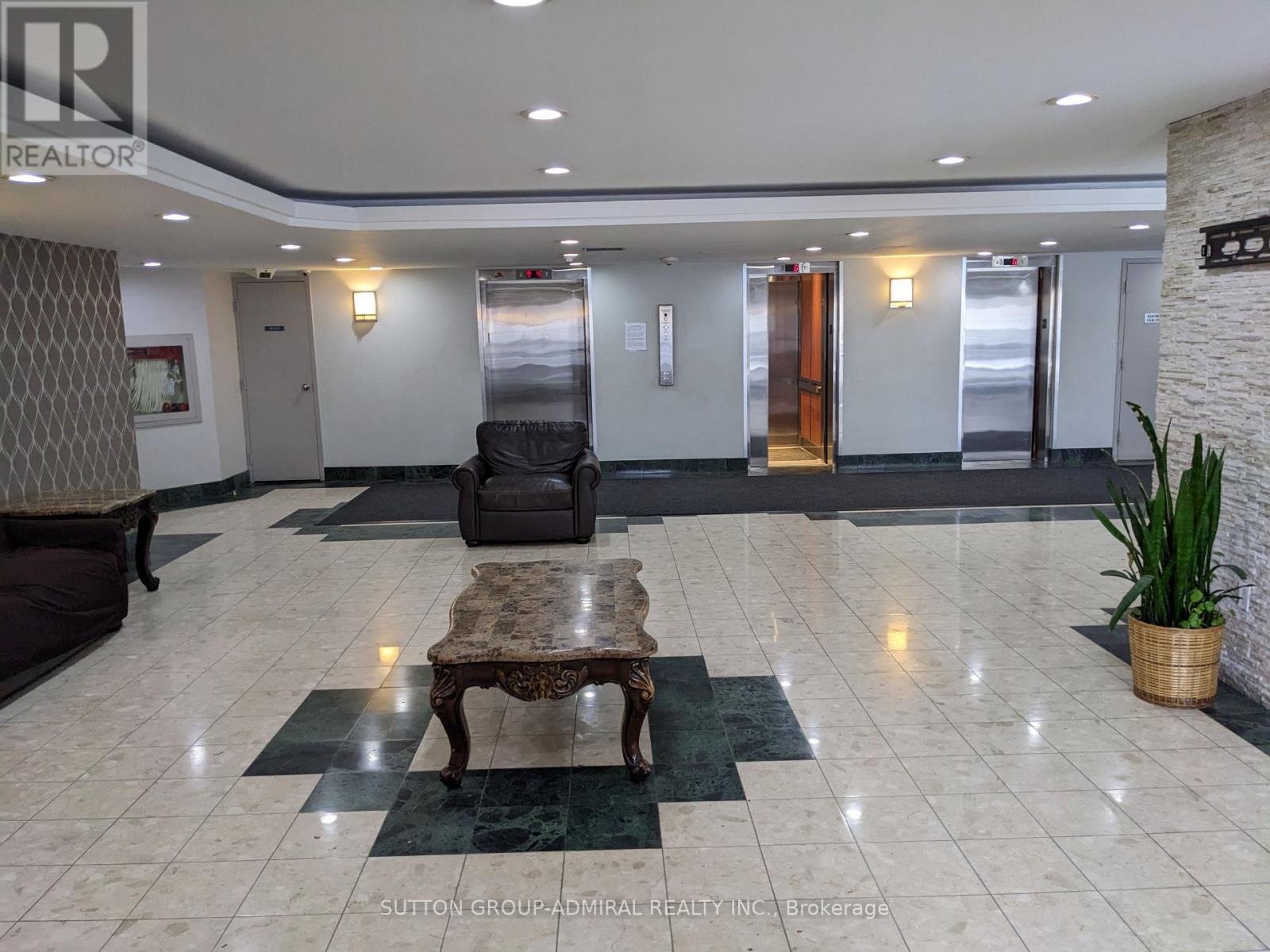 610 - 41 Markbrook Lane, Toronto, Ontario  M9V 5E6 - Photo 2 - W13100018