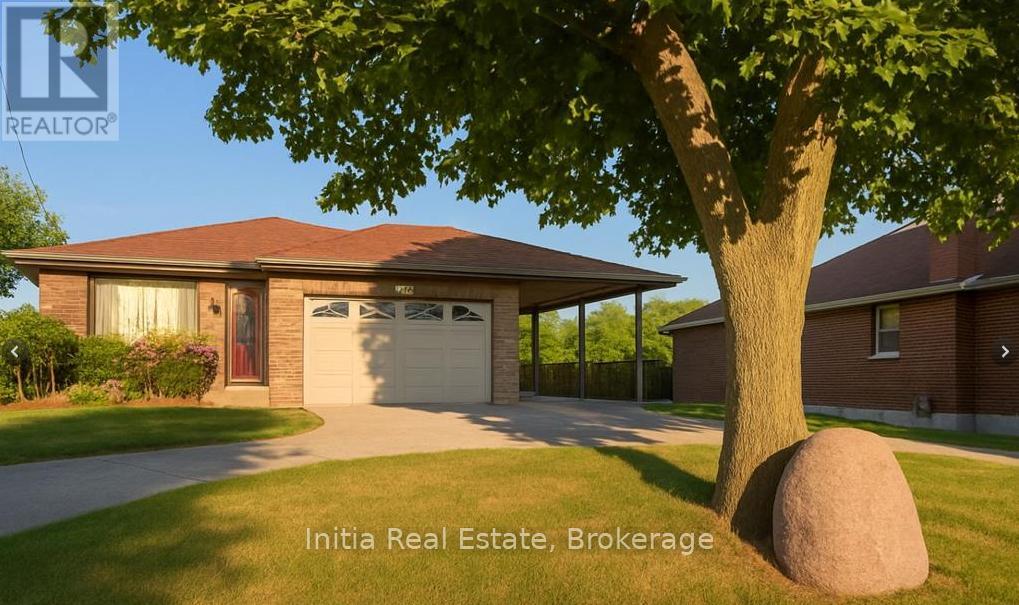 216 HIGHBURY AVENUE N, London East, Ontario