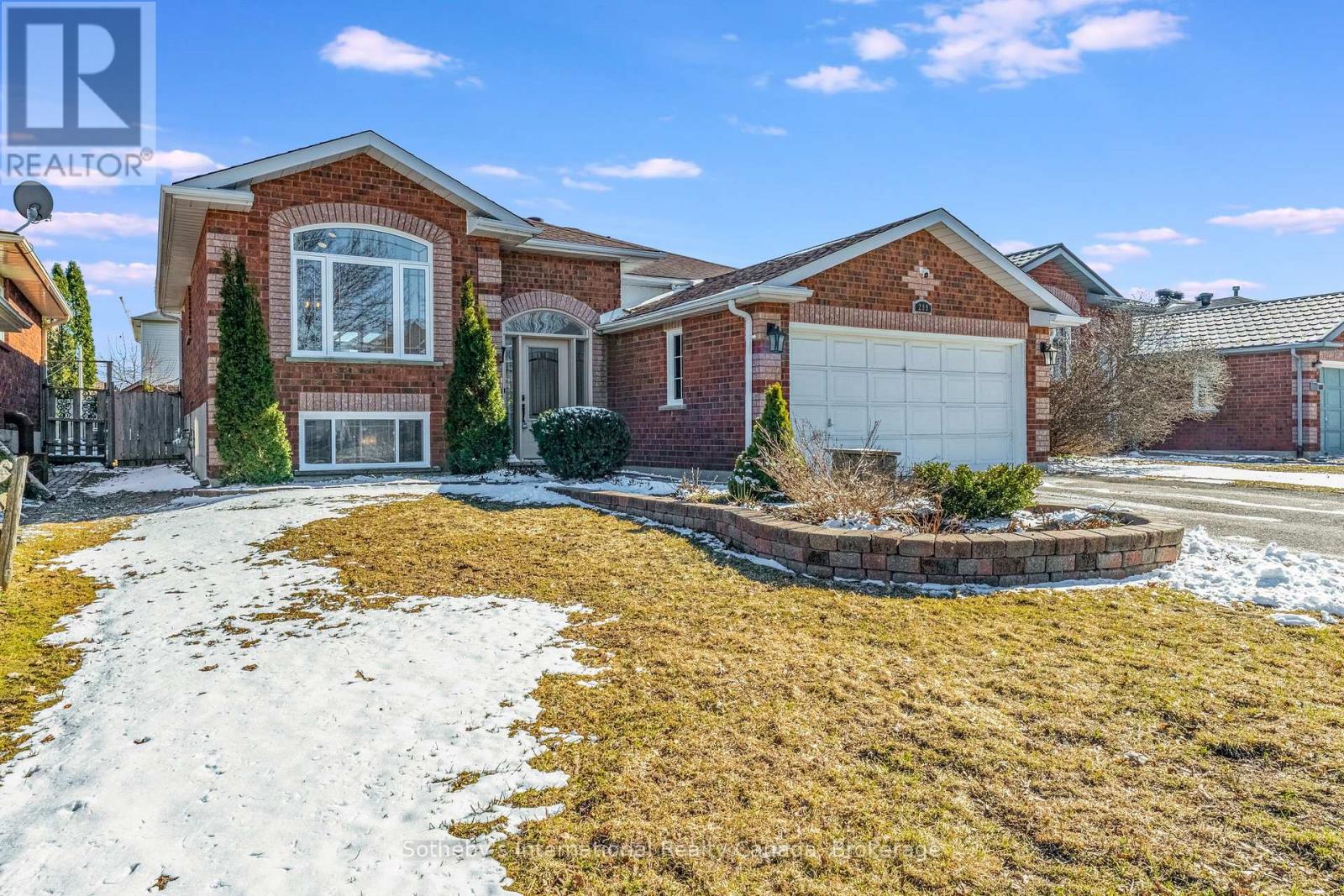 299 Harvie Road, Barrie, Ontario  L4N 8J5 - Photo 2 - S12980904