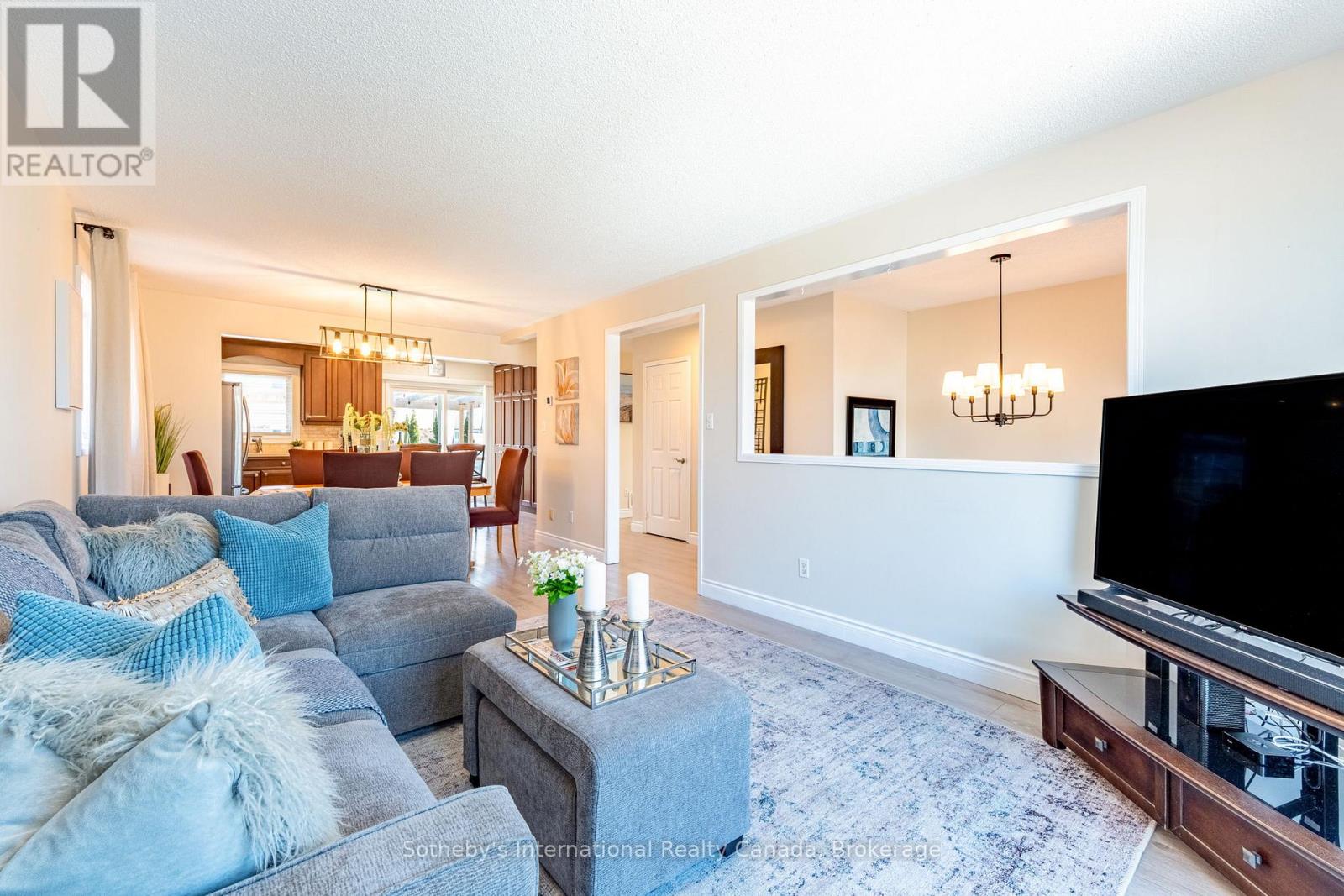 299 Harvie Road, Barrie, Ontario  L4N 8J5 - Photo 6 - S12980904