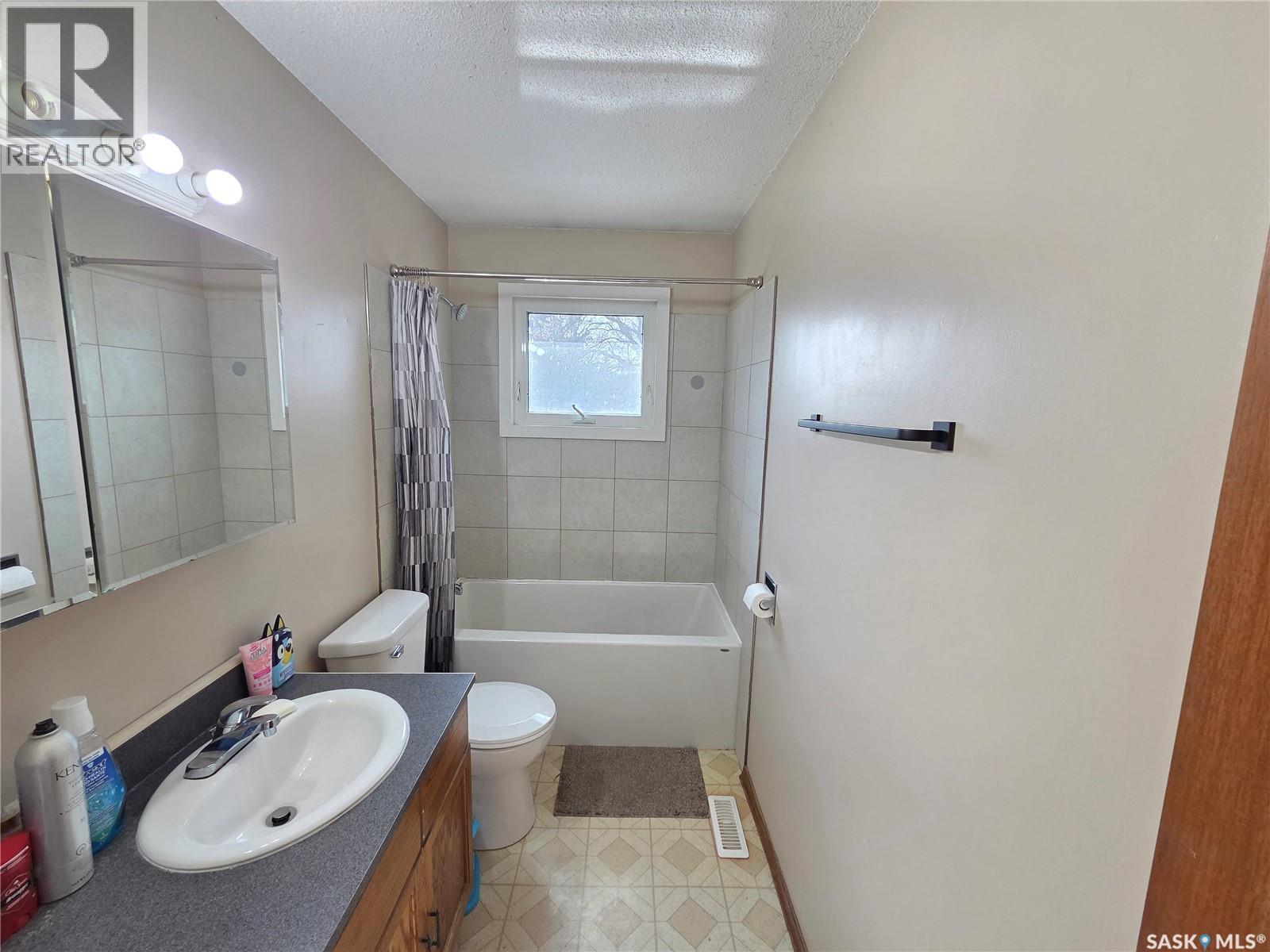 12 Mountain Drive, Carlyle, Saskatchewan  S0C 0R0 - Photo 17 - SK034736