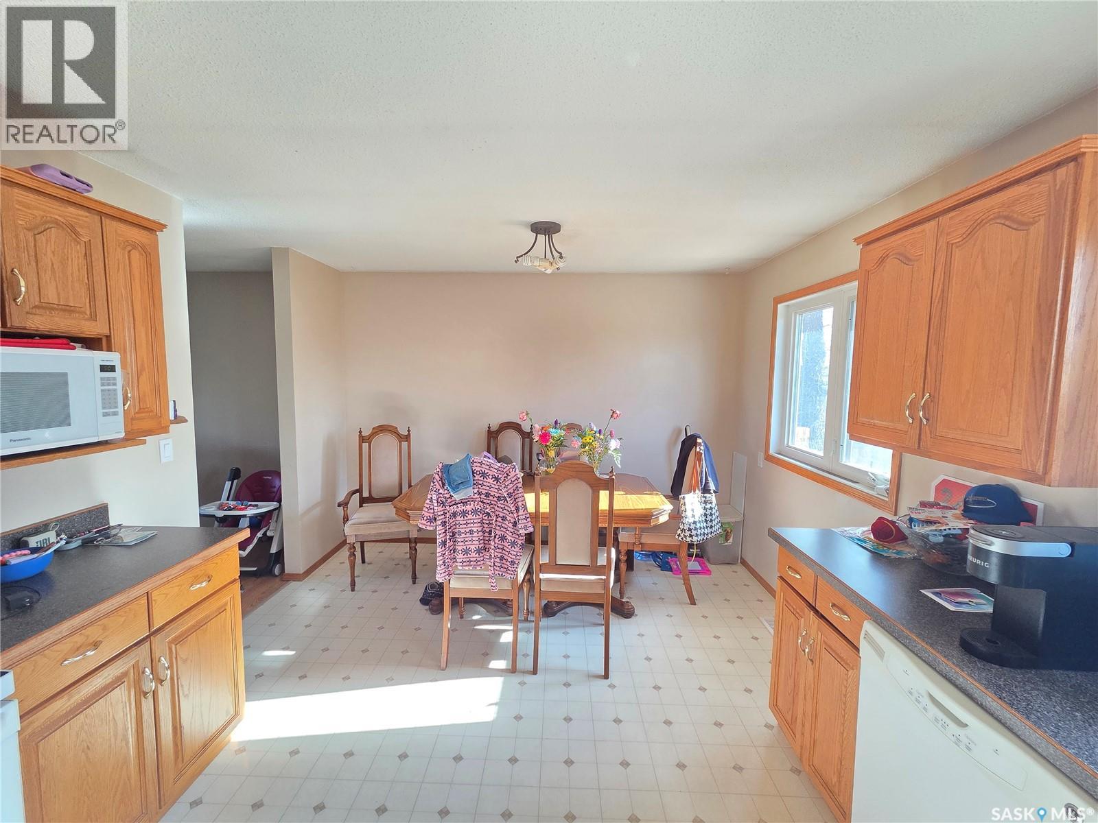 12 Mountain Drive, Carlyle, Saskatchewan  S0C 0R0 - Photo 6 - SK034736