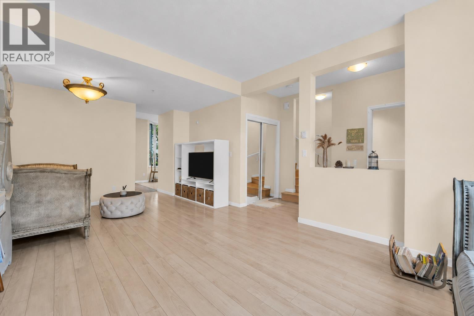 2 6611 Southoaks Crescent, Burnaby, British Columbia  V5E 4L5 - Photo 10 - R3121193