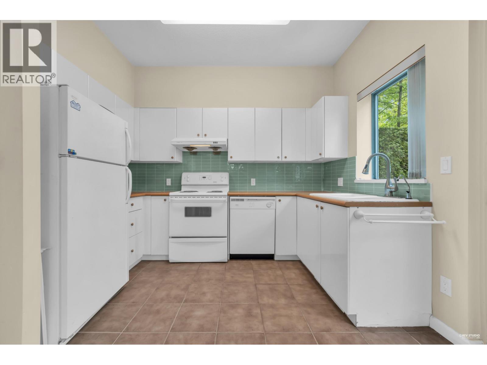 2 6611 Southoaks Crescent, Burnaby, British Columbia  V5E 4L5 - Photo 13 - R3121193