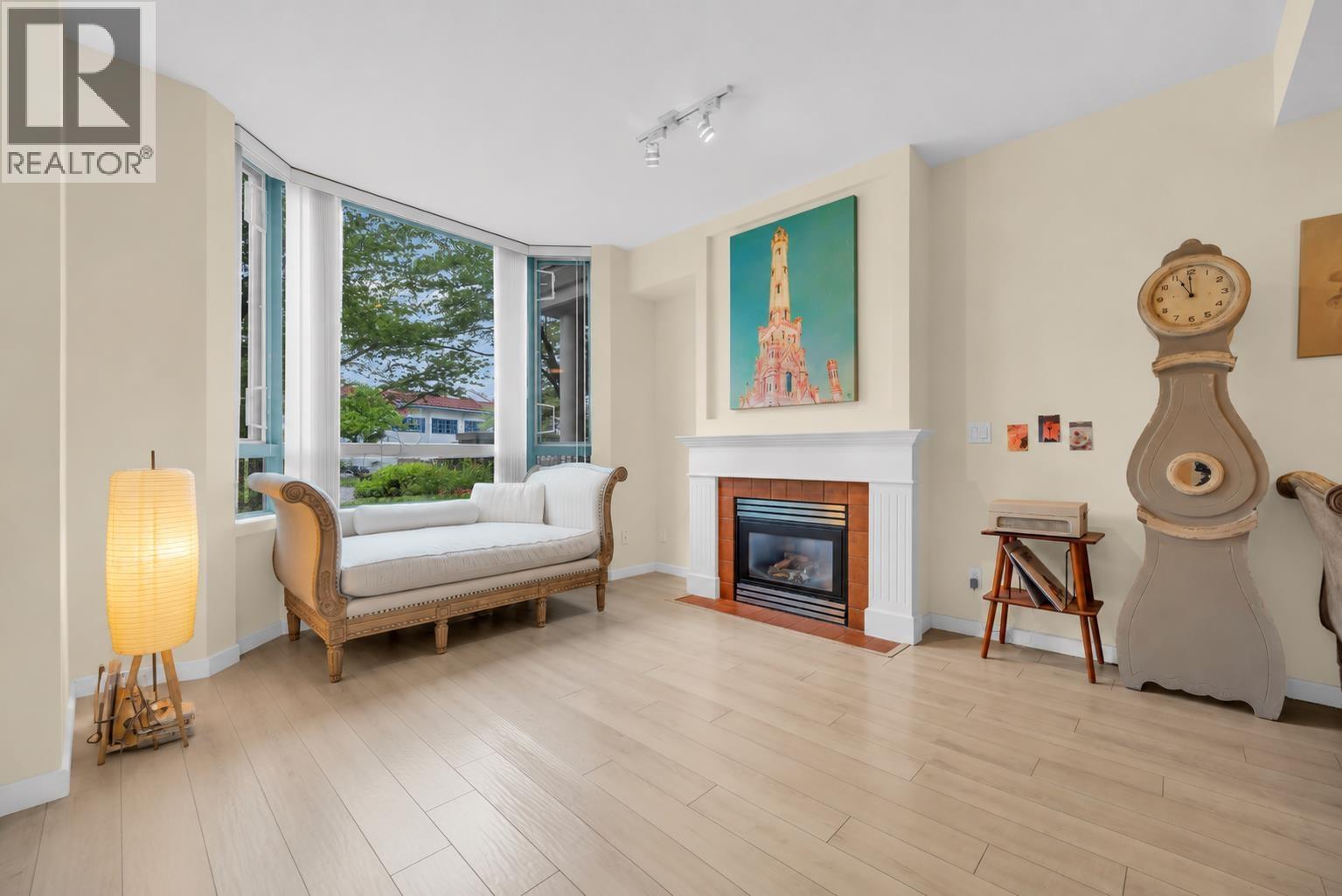 2 6611 Southoaks Crescent, Burnaby, British Columbia  V5E 4L5 - Photo 6 - R3121193