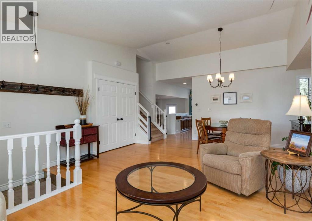 109 Sundown Place Se, Calgary, Alberta  T2X 3B7 - Photo 5 - A2300285