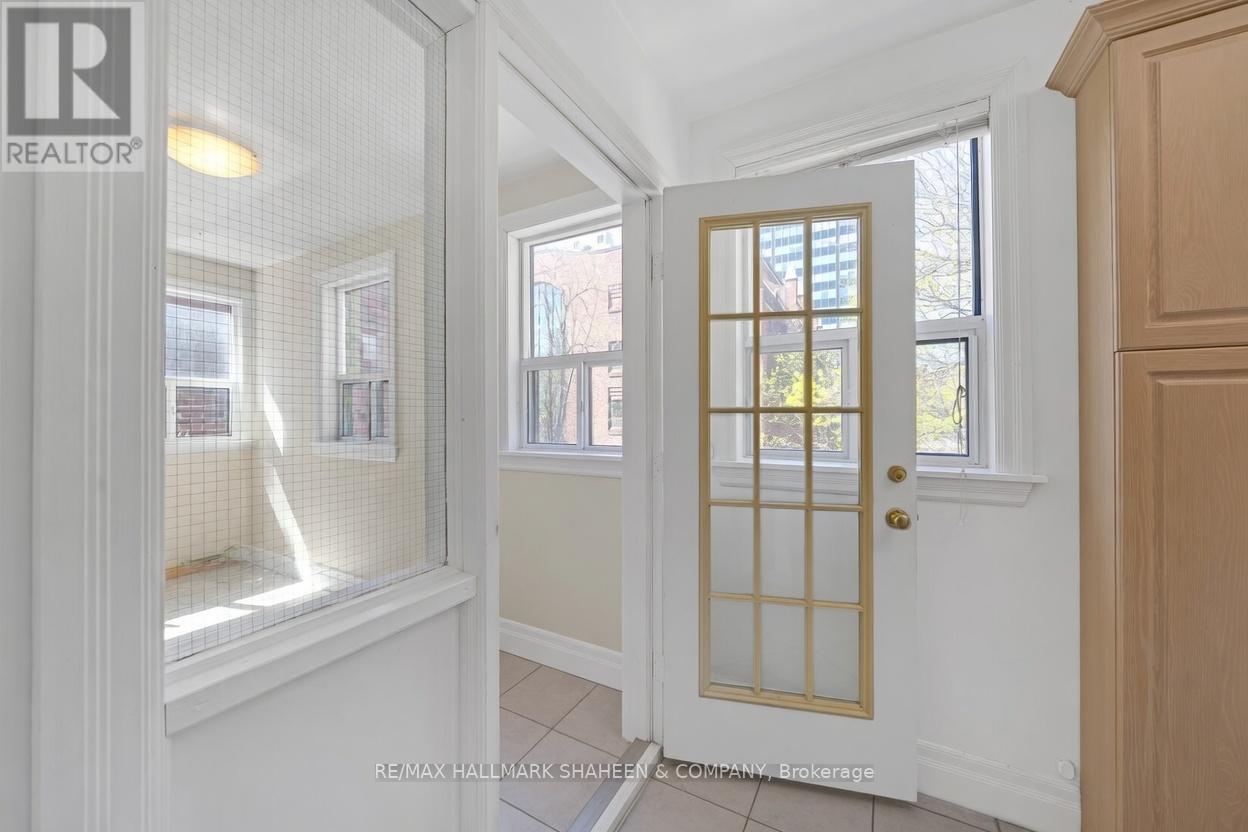 2 - 12 Foxbar Road, Toronto (Yonge-St. Clair), Ontario  M4V 2G6 - Photo 10 - C13100028