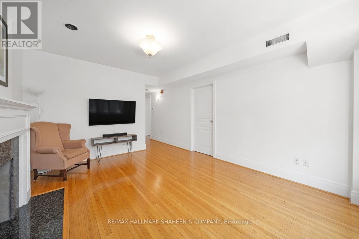 2 - 12 Foxbar Road, Toronto (Yonge-St. Clair), Ontario  M4V 2G6 - Photo 6 - C13100028