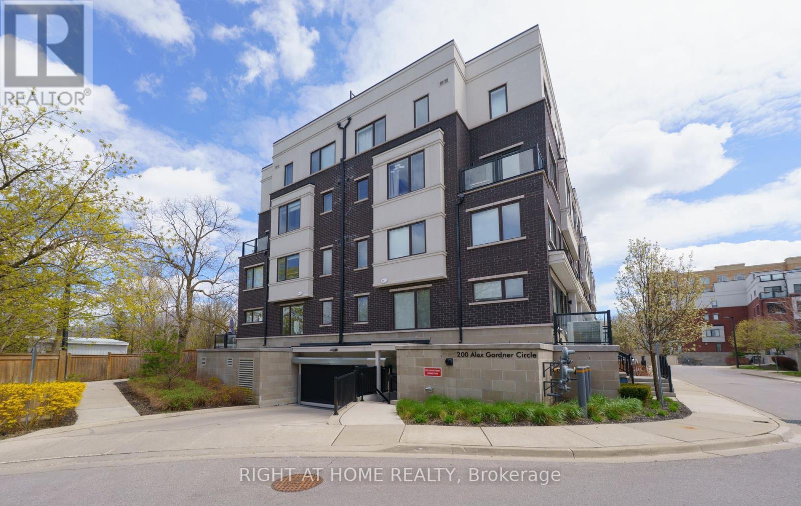 34 - 200 Alex Gardner Circle, Aurora, Ontario  L4G 3G5 - Photo 2 - N13100050