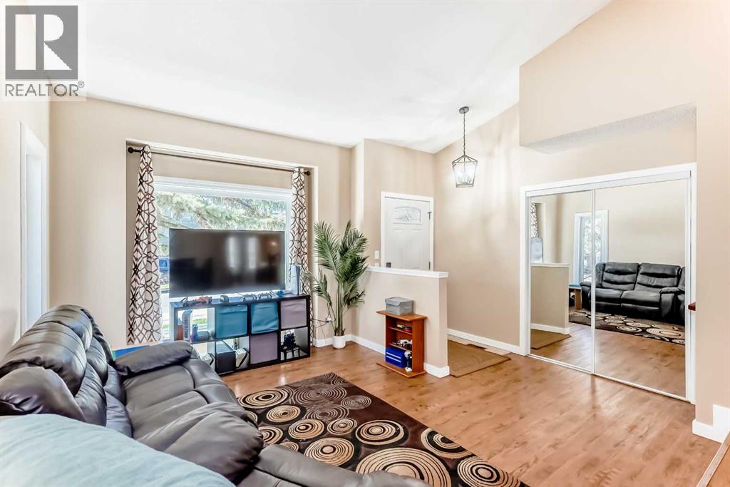 127 Mckerrell Way Se, Calgary, Alberta  T2Z 1R1 - Photo 5 - A2307477