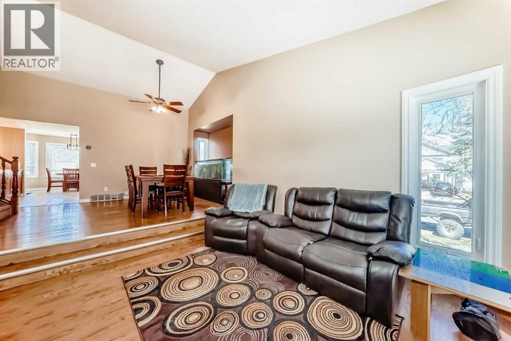 127 Mckerrell Way Se, Calgary, Alberta  T2Z 1R1 - Photo 6 - A2307477