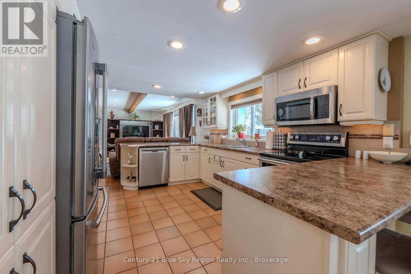 17 Sunrise Lane, Powassan, Ontario  P0H 1Z0 - Photo 10 - X12735190