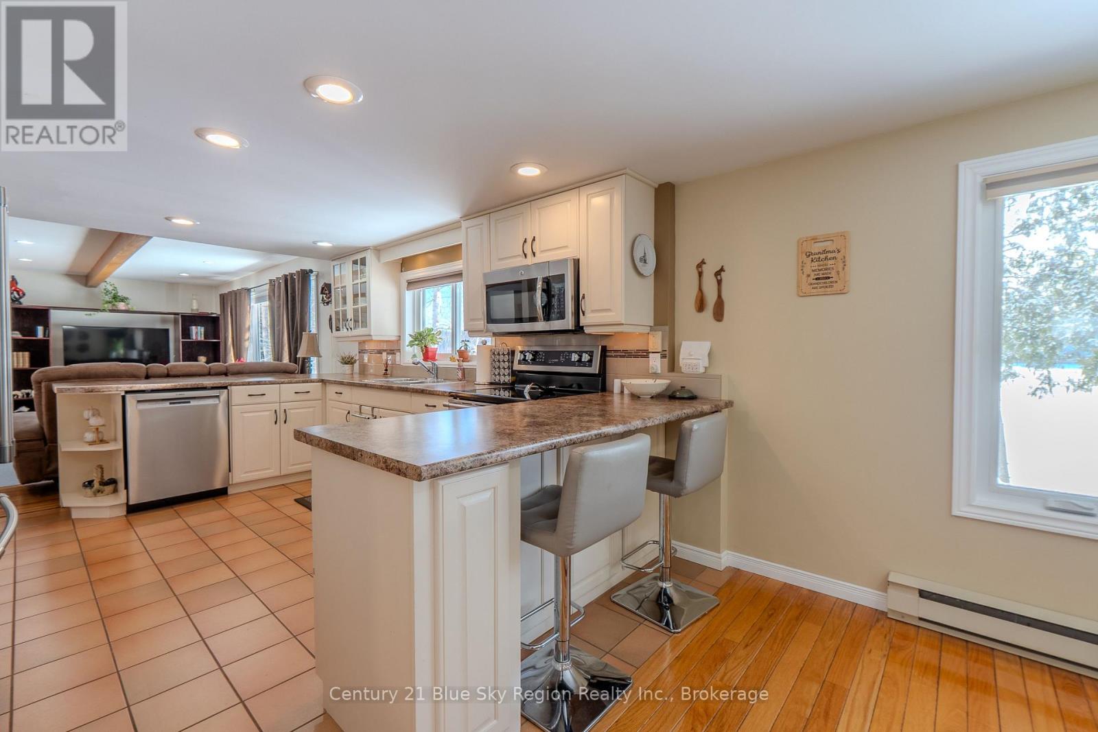 17 Sunrise Lane, Powassan, Ontario  P0H 1Z0 - Photo 16 - X12735190