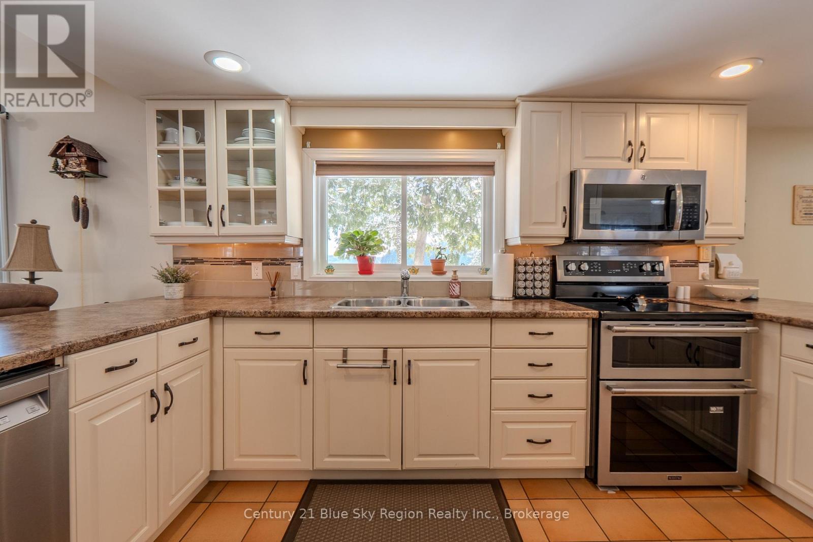 17 Sunrise Lane, Powassan, Ontario  P0H 1Z0 - Photo 11 - X12735190