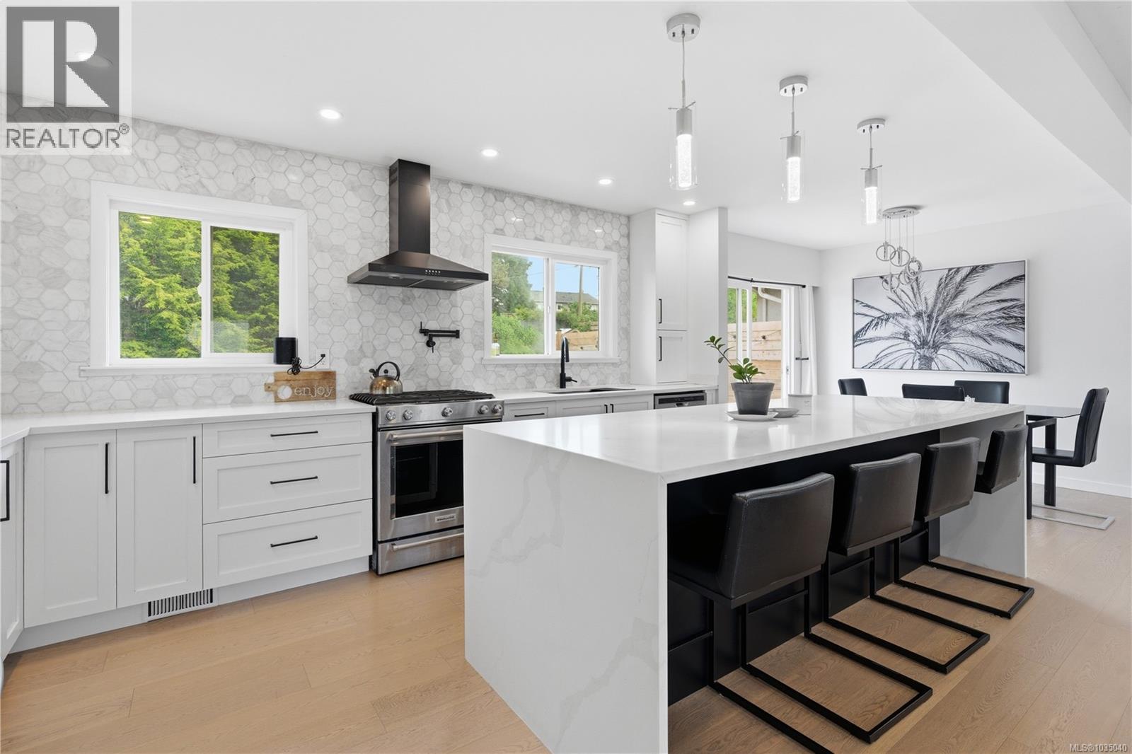 4261 Carey Rd, Saanich, British Columbia  V8Z 4H1 - Photo 10 - 1035040