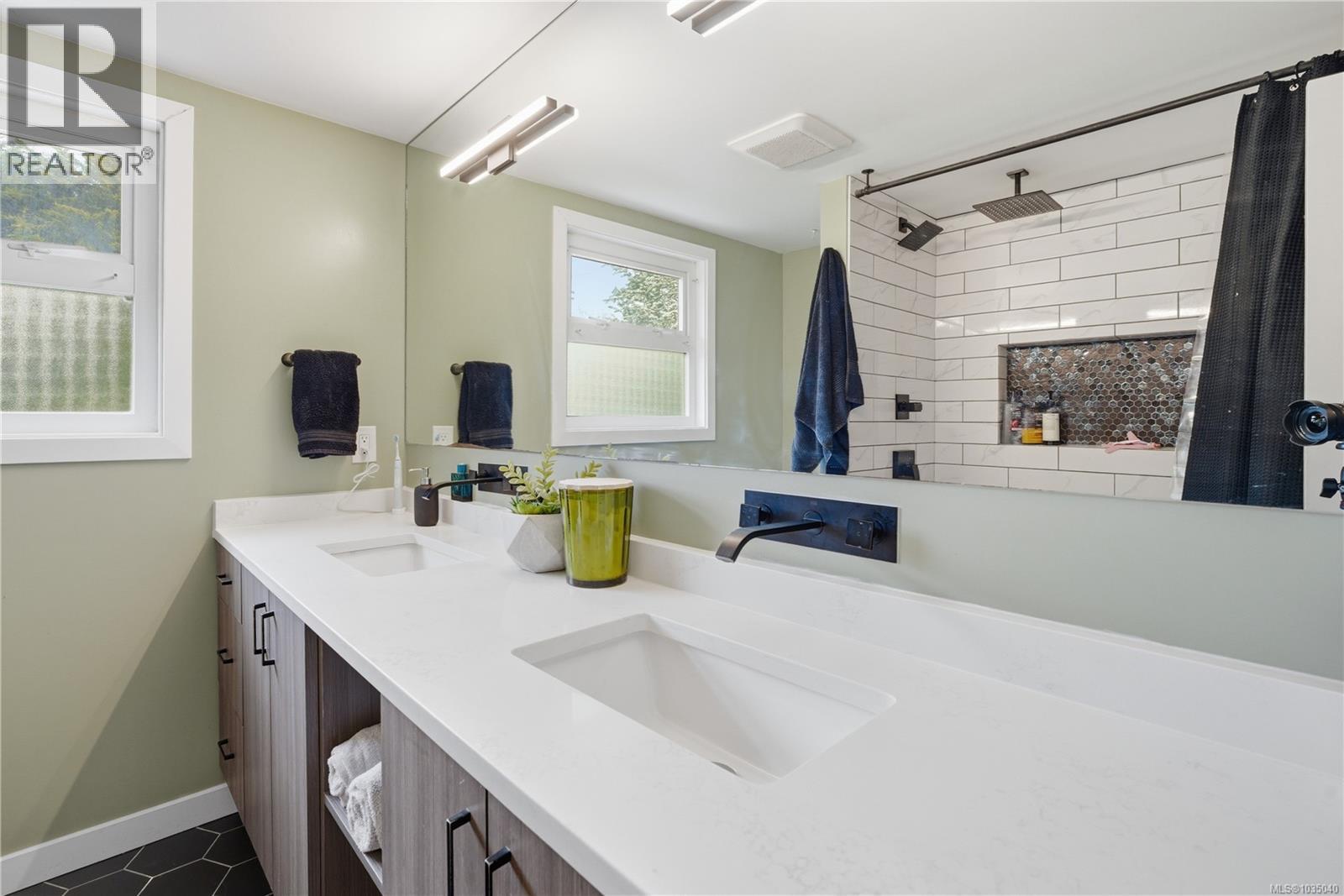 4261 Carey Rd, Saanich, British Columbia  V8Z 4H1 - Photo 17 - 1035040