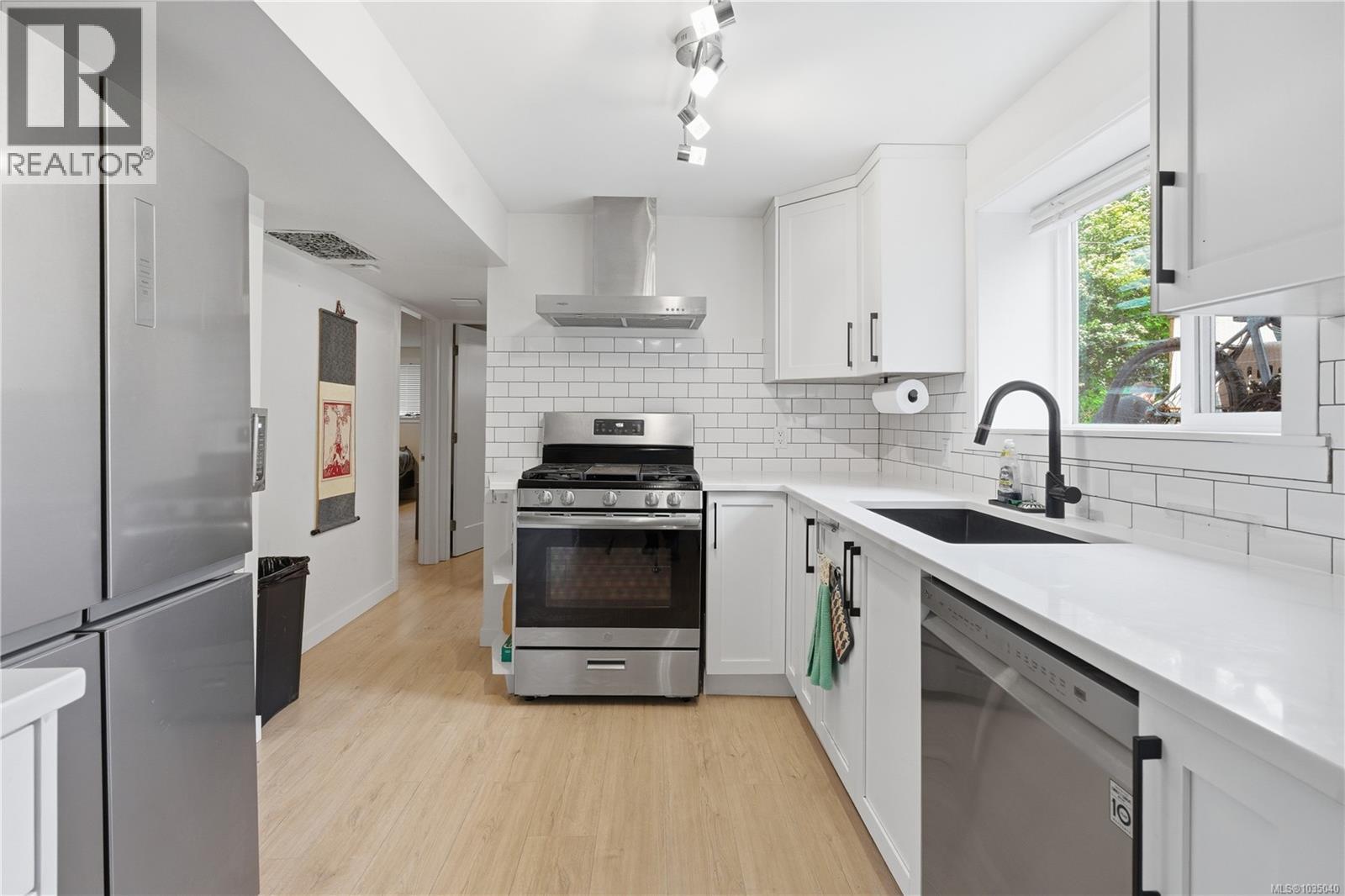 4261 Carey Rd, Saanich, British Columbia  V8Z 4H1 - Photo 22 - 1035040