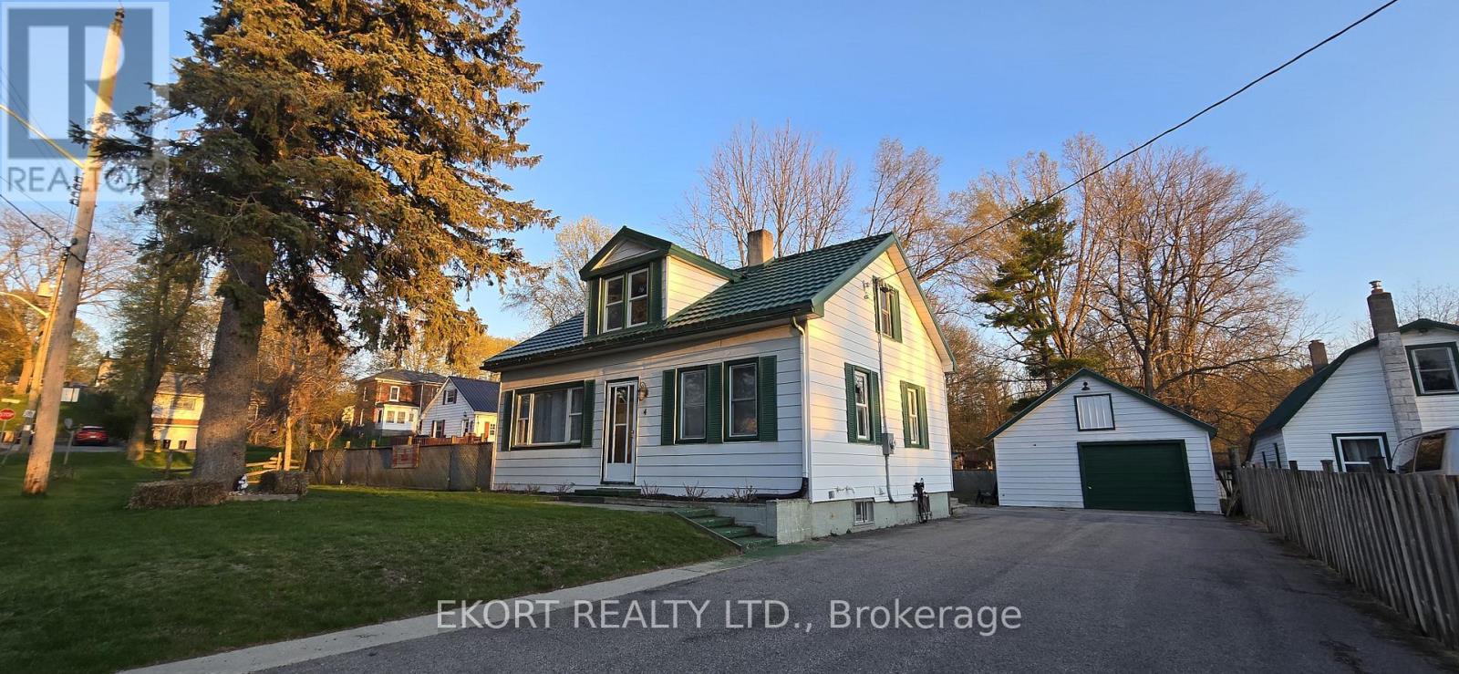 4 SOUTH STREET S, Prince Edward County, Ontario