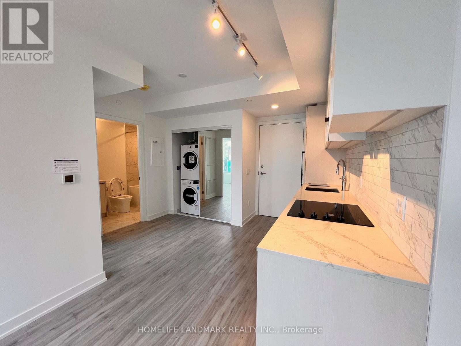 2016 - 252 CHURCH STREET, Toronto, Ontario