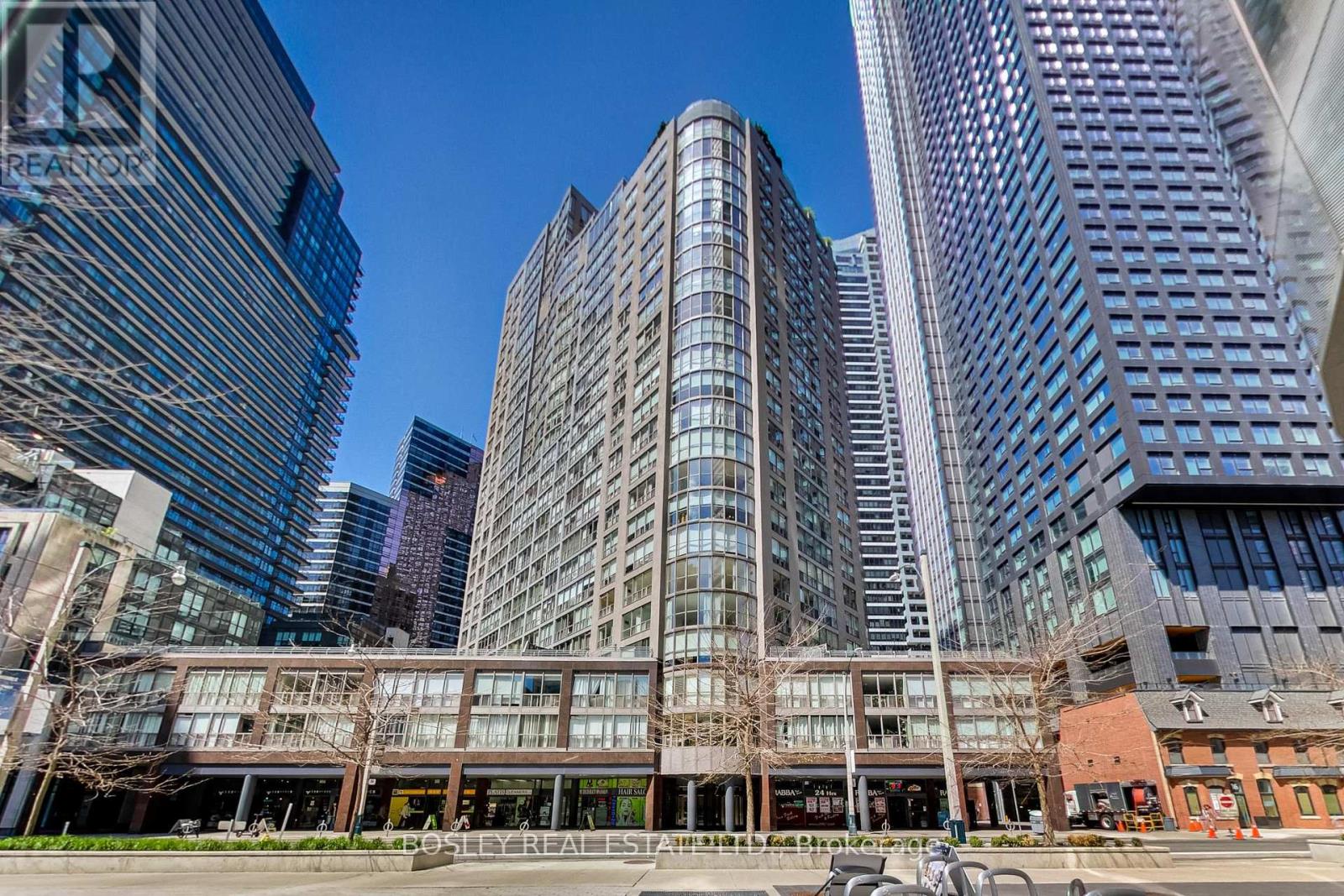 209 - 24 WELLESLEY STREET W, Toronto, Ontario