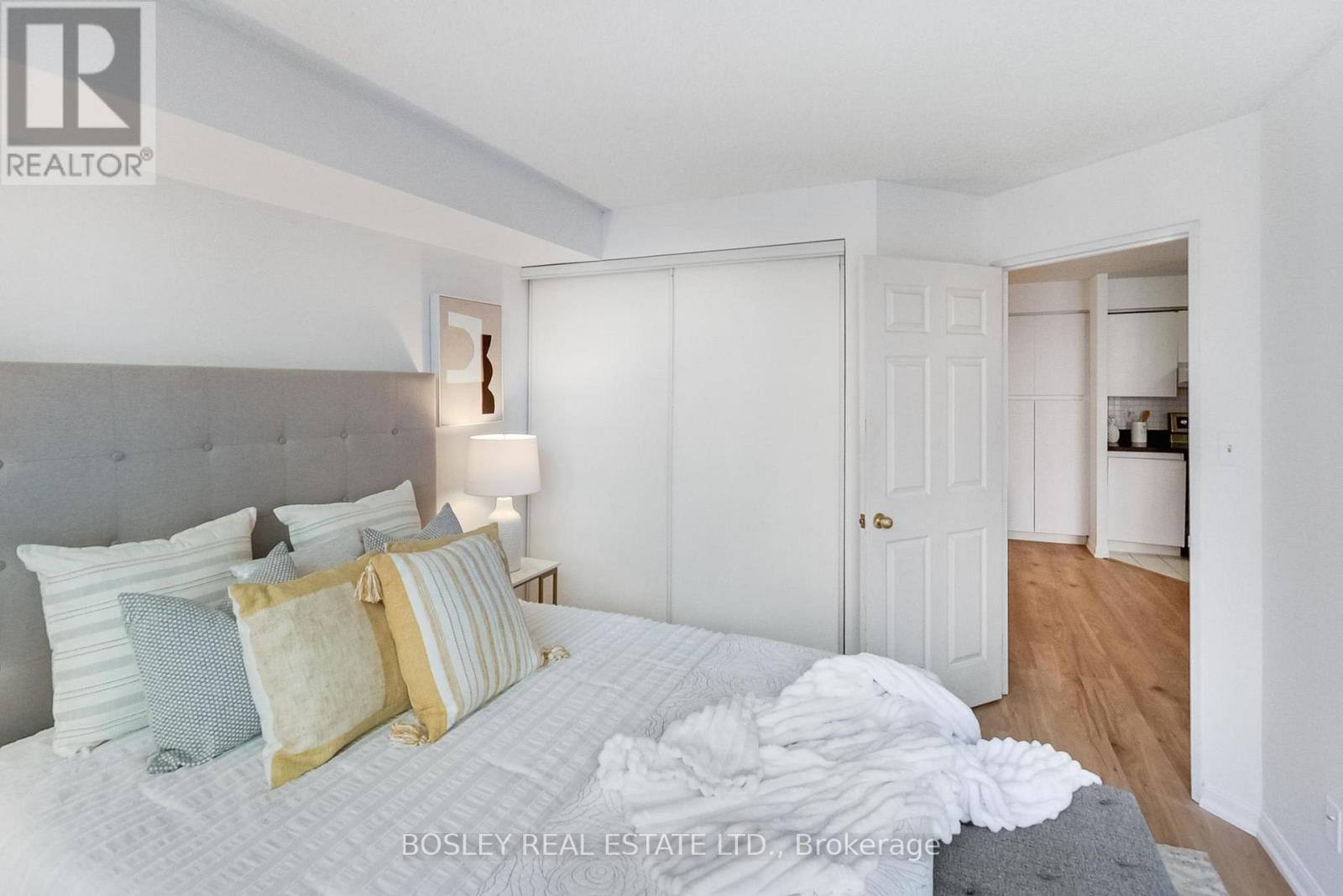 209 - 24 Wellesley Street W, Toronto, Ontario  M4Y 2X6 - Photo 22 - C13100098
