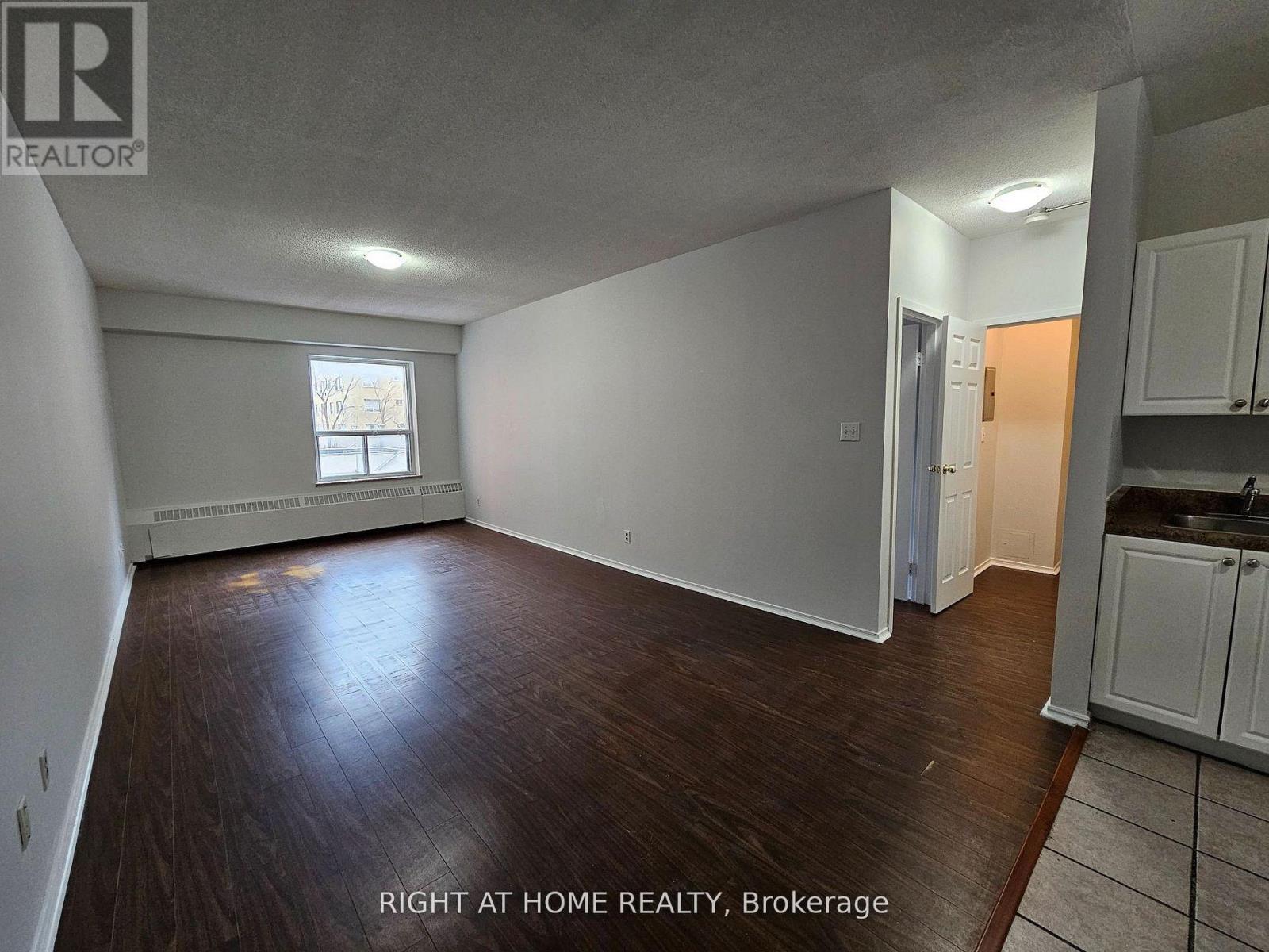307 - 1801 Eglinton Avenue W, Toronto (Oakwood Village), Ontario  M6E 2H7 - Photo 10 - C13100106