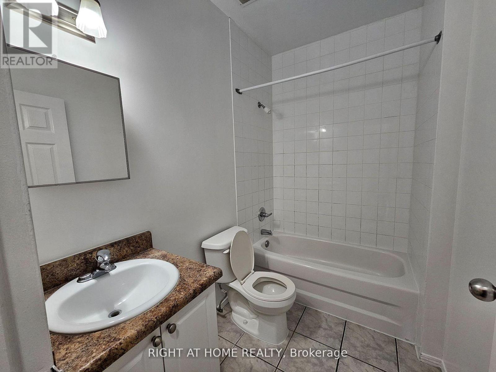 307 - 1801 Eglinton Avenue W, Toronto (Oakwood Village), Ontario  M6E 2H7 - Photo 15 - C13100106