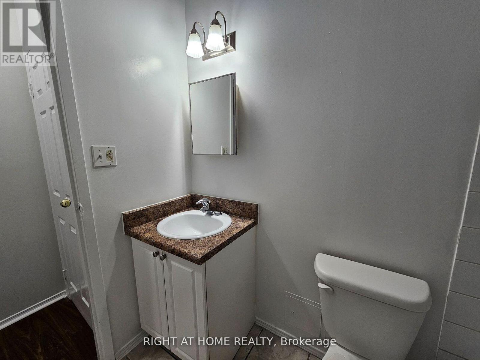 307 - 1801 Eglinton Avenue W, Toronto (Oakwood Village), Ontario  M6E 2H7 - Photo 16 - C13100106