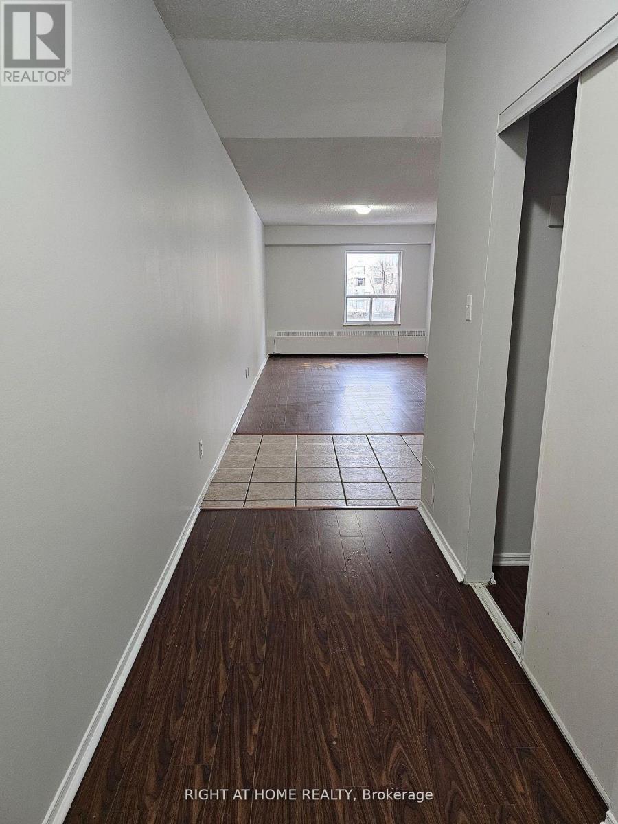 307 - 1801 Eglinton Avenue W, Toronto (Oakwood Village), Ontario  M6E 2H7 - Photo 18 - C13100106