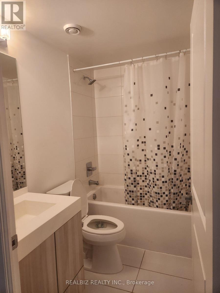 2401 - 251 Jarvis Street, Toronto (Moss Park), Ontario  M5B 0C3 - Photo 7 - C13100120