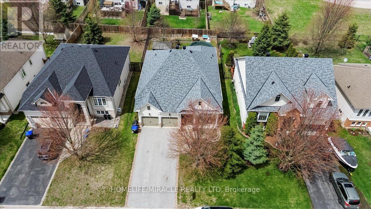 12 Broadpoint Street, Wasaga Beach, Ontario  L9Z 3B8 - Photo 3 - S13100114