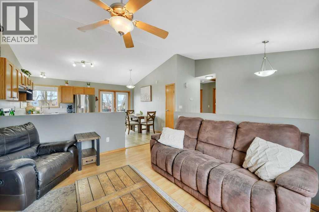 176 Westgate Crescent, Blackfalds, Alberta  T4M 0J9 - Photo 7 - A2302726