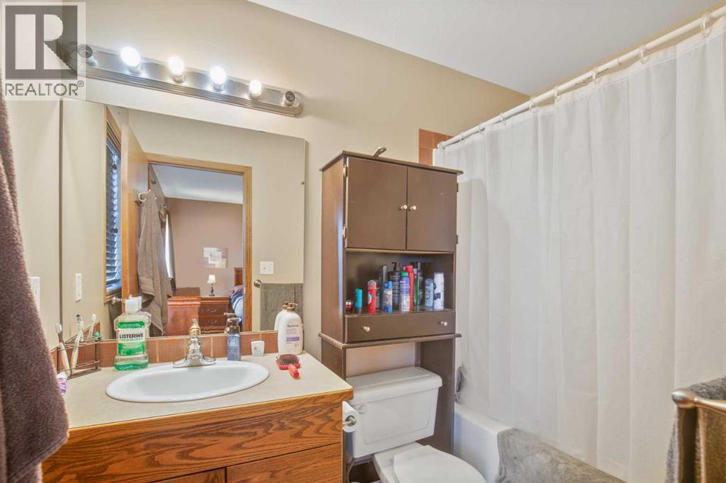 6 Woodbine Avenue, Blackfalds, Alberta  T0M 0J0 - Photo 17 - A2308574