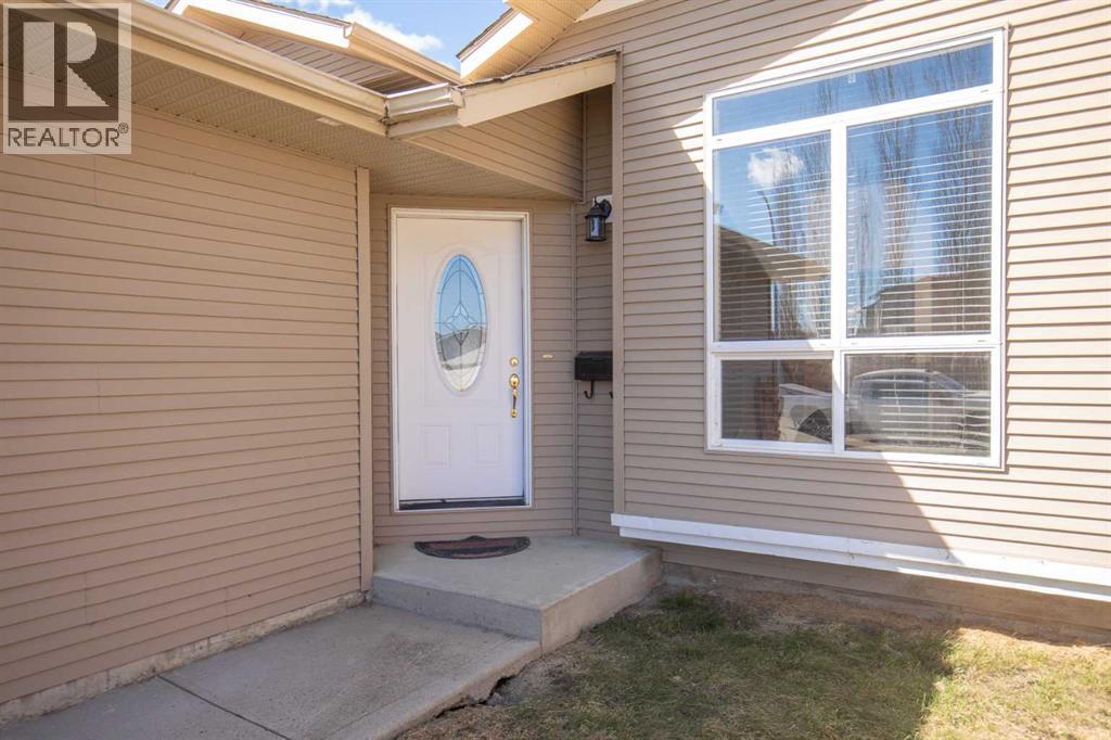 6 Woodbine Avenue, Blackfalds, Alberta  T0M 0J0 - Photo 3 - A2308574