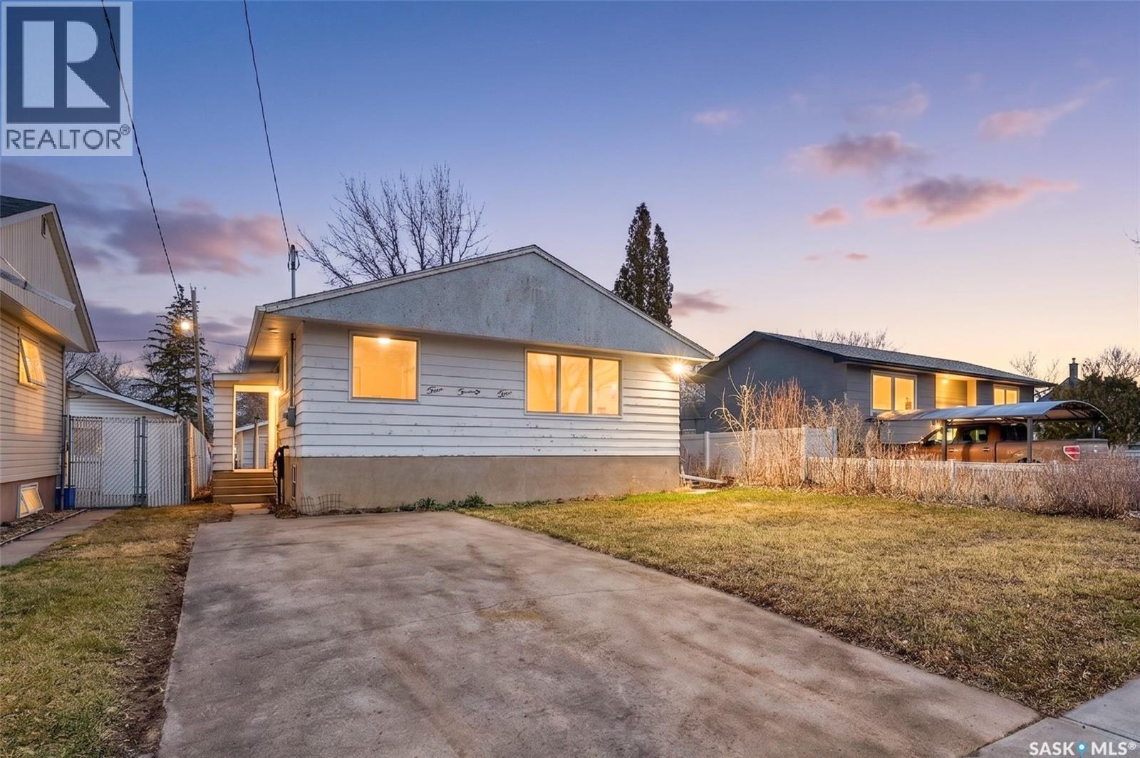 328 Grandview STREET W, Moose Jaw, Saskatchewan