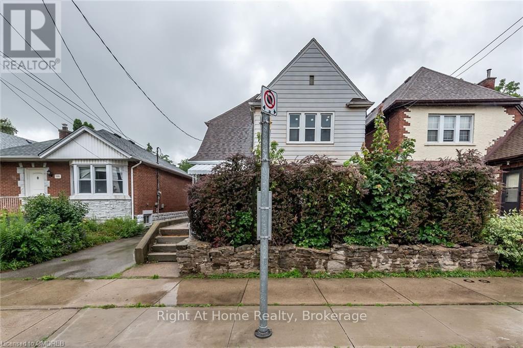 2 ROOM #1 - 104 LONGWOOD ROAD S, Hamilton, Ontario