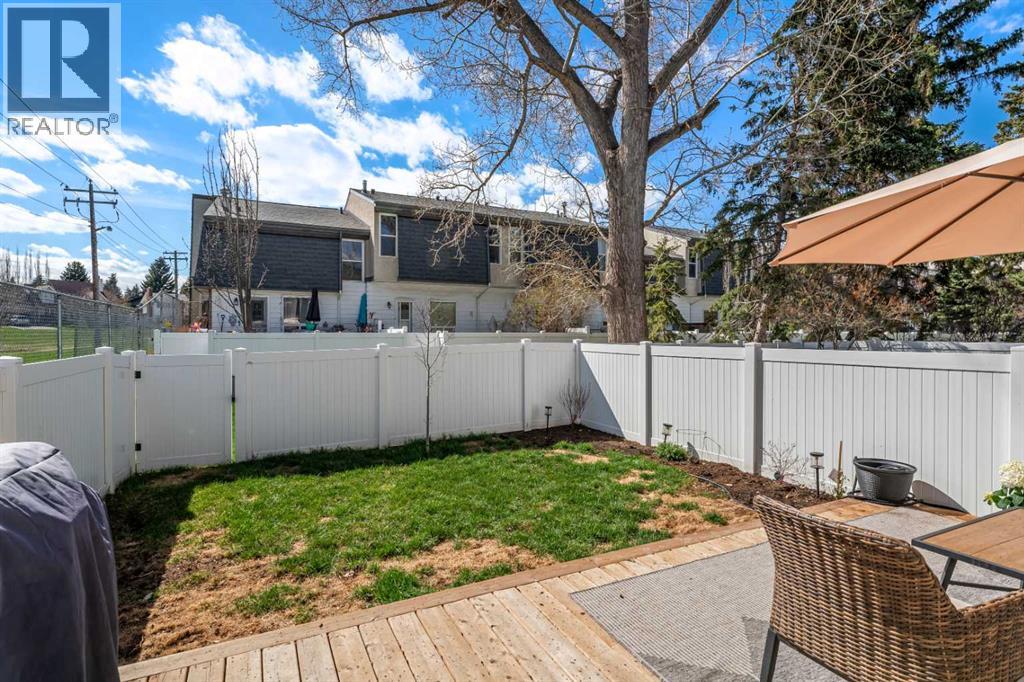 114 Brae Glen Lane Sw, Calgary, Alberta  T2W 1B6 - Photo 38 - A2308815